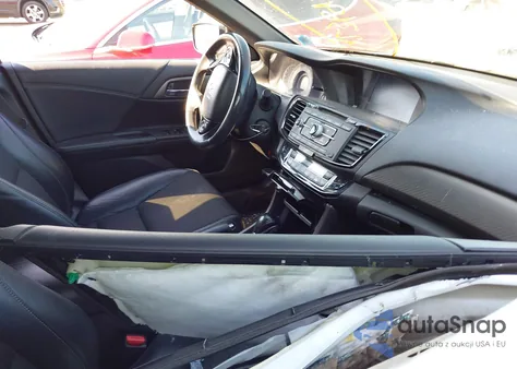 2017 Honda Accord Sport z USA, uszkodzony, nr VIN 1HGCR2F53HA266122